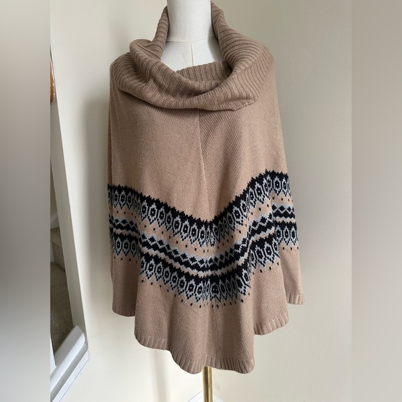Sweet Romeo Sweaters - Sweater Poncho- One Size